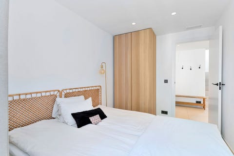 UNDER OFFER - Stilren 3-soveroms duplex-penthouse med solrik vestvendt terrasse i populære Los Naranjos de Marbella – bilde 11
