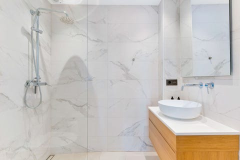 UNDER OFFER - Stilren 3-soveroms duplex-penthouse med solrik vestvendt terrasse i populære Los Naranjos de Marbella – bilde 9
