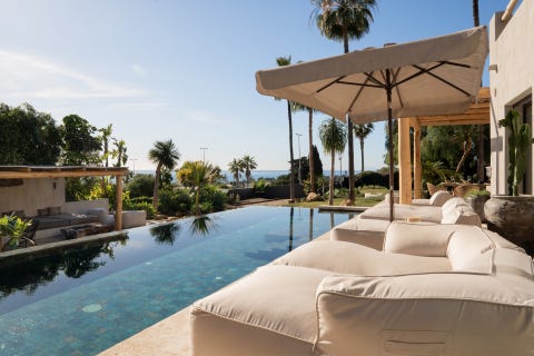 Arkitektonisk mesterverk - En helt unik Ibiza-inspirert villa med 5-soverom nær stranden i Estepona – bilde 10