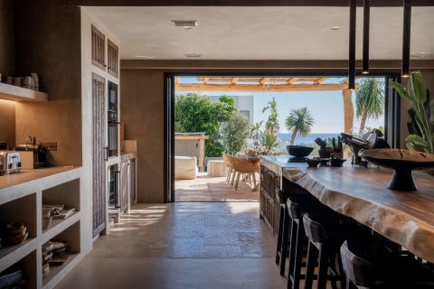 Arkitektonisk mesterverk - En helt unik Ibiza-inspirert villa med 5-soverom nær stranden i Estepona – bilde 7