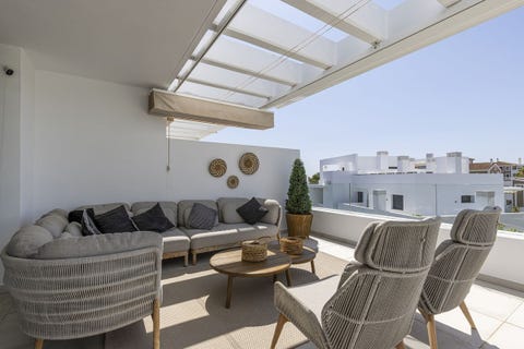 Eksklusiv 2-soveroms penthouse med 96m² terrasse i Cortijo del Golf - Moderne luksus på New Golden Mile – bilde 2