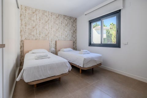 Sjarmerende 3-soveroms hjørne-rekkehus med solarium i eksklusive El Campanario – nær golf, strand og Marbella – bilde 6