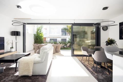 Estepona Øst - Moderne 3-soveroms rekkehus med takterrasse, havutsikt og sol hele dagen - Bygget 2023 – bilde 2