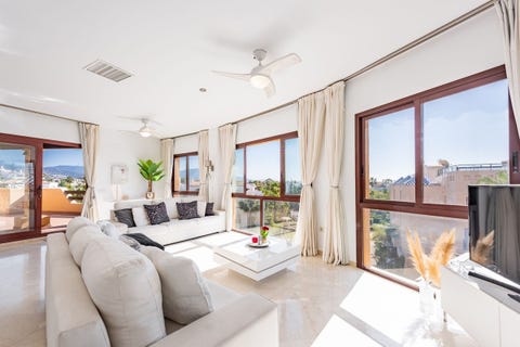 Estepona - Eksklusiv strandnær penthouse med 198 m² terrasser, jacuzzi og panoramautsikt – bilde 2