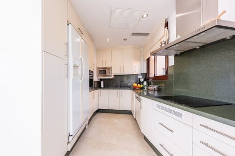 Estepona - Eksklusiv strandnær penthouse med 198 m² terrasser, jacuzzi og panoramautsikt – bilde 4