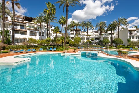 Estepona Sentrum - Romslig 2-soveroms hageleilighet i eksklusivt strandkompleks med direkte adkomst til stranden – bilde 7