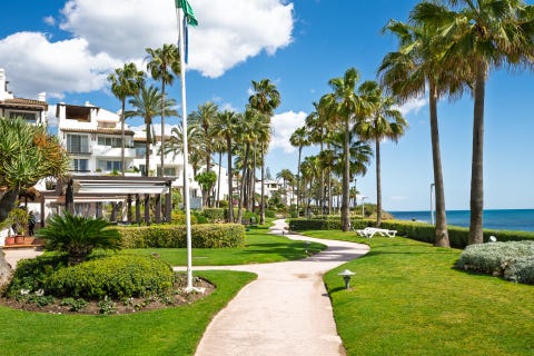 Estepona Sentrum - Romslig 2-soveroms hageleilighet i eksklusivt strandkompleks med direkte adkomst til stranden – bilde 9