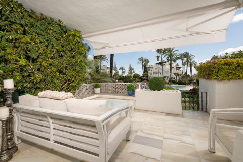 Estepona Sentrum - Romslig 2-soveroms hageleilighet i eksklusivt strandkompleks med direkte adkomst til stranden – bilde 6