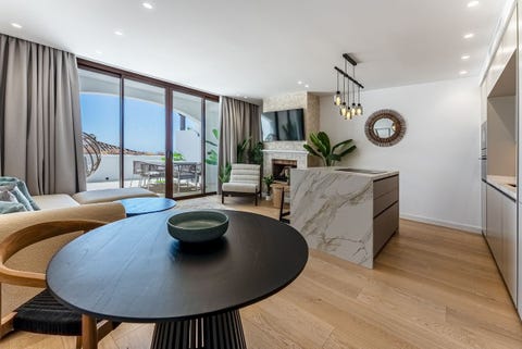 Unik 3-soveroms rekkehus med panoramautsikt mot havet - 33kvm terrasse med privat jacuzzi - Eksklusivt boligområde – bilde 3
