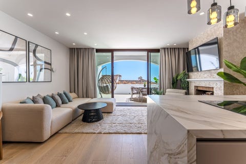 Unik 3-soveroms rekkehus med panoramautsikt mot havet - 33kvm terrasse med privat jacuzzi - Eksklusivt boligområde – bilde 11