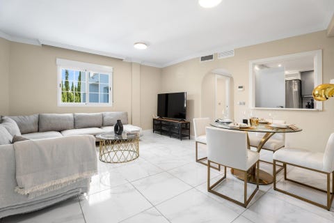 Elegant 2-soveroms leilighet med stor terrasse i hjertet av Nueva Andalucía - Gangavstand til Puerto Banús – bilde 2