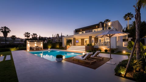 Marbella - Arkitekttegnet luksusvilla med panoramautsikt over golfbanen i hjertet av Nueva Andalucía – bilde 6