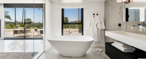 Marbella - Arkitekttegnet luksusvilla med panoramautsikt over golfbanen i hjertet av Nueva Andalucía – bilde 10