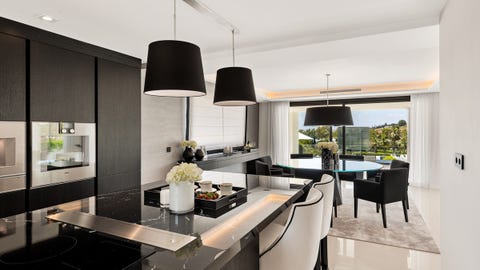 Marbella - Arkitekttegnet luksusvilla med panoramautsikt over golfbanen i hjertet av Nueva Andalucía – bilde 7