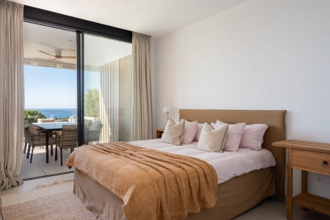 Marbella Øst - Eksklusiv 3-soveroms leilighet med panoramautsikt, store terrasser og gangavstand til strand og marina – bilde 10