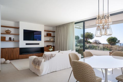 Marbella Øst - Eksklusiv 3-soveroms leilighet med panoramautsikt, store terrasser og gangavstand til strand og marina – bilde 7