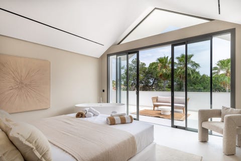 Estepona Øst - Eksklusiv, totalrenovert villa med nordisk eleganse i Atalaya – nær Marbella – bilde 12
