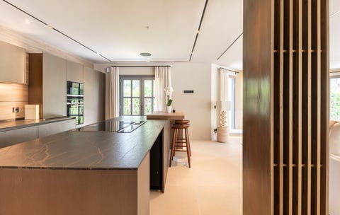 Estepona Øst - Eksklusiv, totalrenovert villa med nordisk eleganse i Atalaya – nær Marbella – bilde 5
