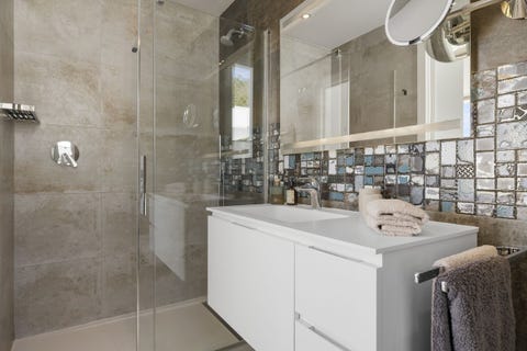 Mijas - Moderne villa bygget 2020 med infinity-basseng i rolige Buenavista - 3 soverom – bilde 9