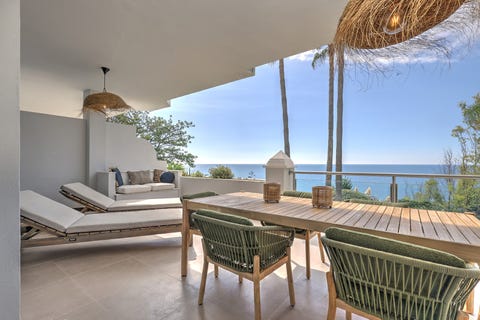 Estepona - Nylig renovert Strandlinjeleilighet med 3-soveroms og panoramautsikt – bilde 2