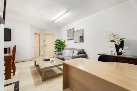 Marbella by - Romslig leilighet med stort potensial i hjertet av Marbella - Perfekt renoveringsprosjekt!! – bilde 6