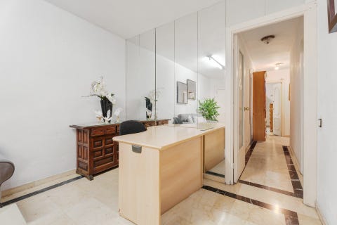 Marbella by - Romslig leilighet med stort potensial i hjertet av Marbella - Perfekt renoveringsprosjekt!! – bilde 5