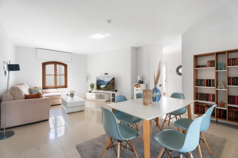 Marbella - Nyrenovert, Eksklusiv 2-soveroms leilighet midt i marinaen med parkering og investeringsmulighet – bilde 8