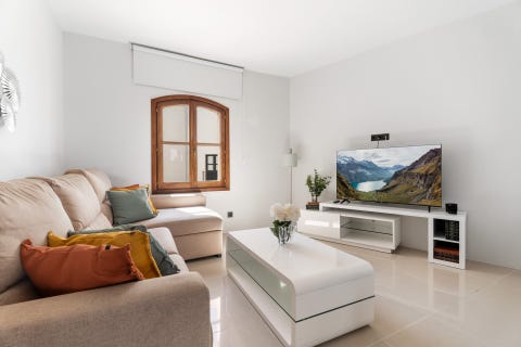 Marbella - Nyrenovert, Eksklusiv 2-soveroms leilighet midt i marinaen med parkering og investeringsmulighet – bilde 9