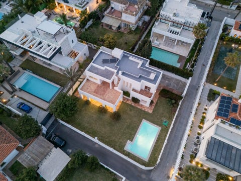 Marbella Øst - Strandnær villa i Marbesa med 5 soverom kun 50m fra stranden - Investeringsmulighet med stort potensial – bilde 7