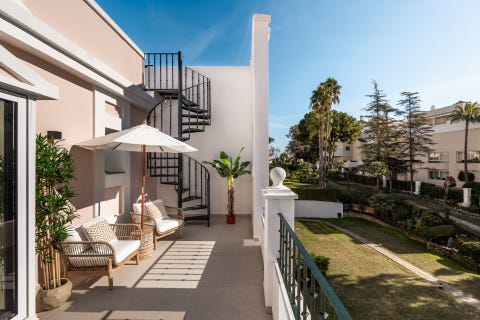 Marbella - Elegant duplex penthouse i Aloha Gardens - Totalrenovert i hjertet av Nueva Andalucía – bilde 11