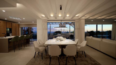 Marbella - Førsteklasses beliggenhet, Totalrenovert villa på Golden Mile med panoramautsikt – bilde 2