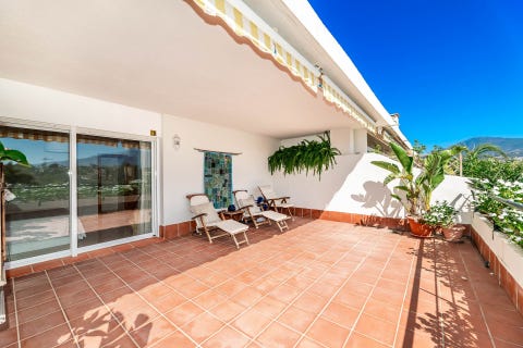 Marbella - Romslig 3-soveroms toppleilighet med golfutsikt og sydøstvendt beliggenhet i ettertraktede Guadalmina Alta – bilde 6