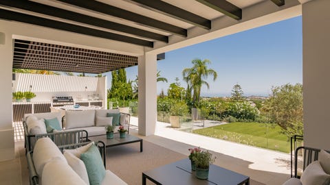 Marbella · Praktfull moderne villa i La Cerquilla med panoramautsikt over havet – bilde 8