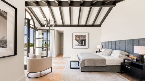 Marbella · Praktfull moderne villa i La Cerquilla med panoramautsikt over havet – bilde 11