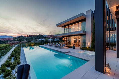 Benahavis · Norsk-eid arkitektonisk mesterverk - 1.451 m² med panoramautsikt, privat spa, heliport og infinitybasseng – bilde 4