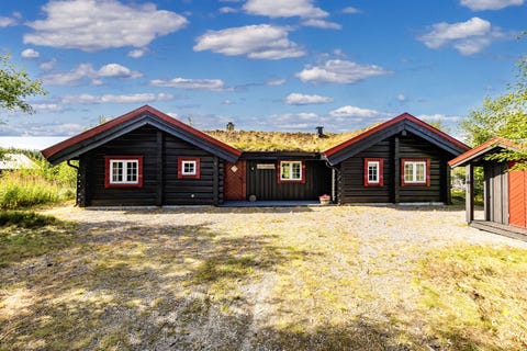 Skrim Nord - Innholdsrik tømmerhytte med flott utsikt mot Styggemann | 4 sov, 2 stuer og 2 ildsteder