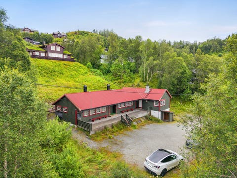 Kvamskogen - Stor hytte med 3 leiligheter | Vinterbrøytet vei | Ca. 1 time fra Bergen | Kort vei til langrenn og alpint
