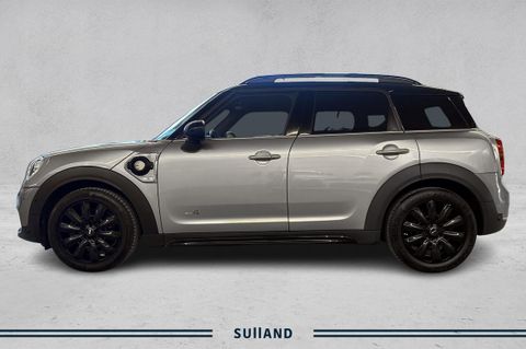 MINI Countryman byr på høy bakkeklaring og smarte hybridløsninger – perfekt kombi for by og fjell.