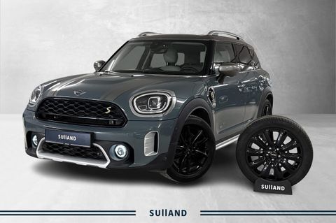 Rålekker Mini Countryman klar for nye eventyr, avbildet med sorte sommerdekk
