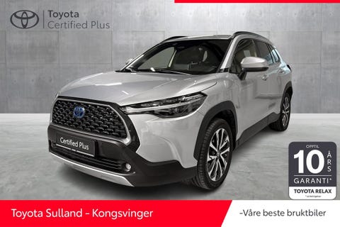 Stilfull frontgrill og avanserte LED-lys, gir Toyota Corolla Cross Hybrid et kraftfullt inntrykk.