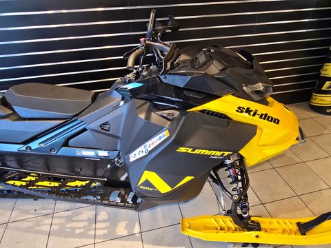 Ski-doo Summit