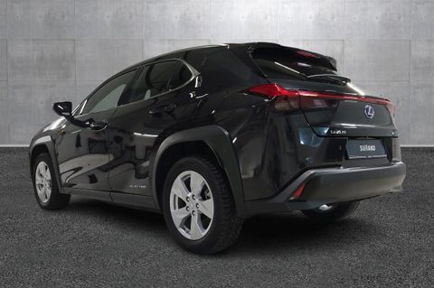 Luksus med praktiske detaljer! Elektrisk bakluke og smart bagasjeromsløsning