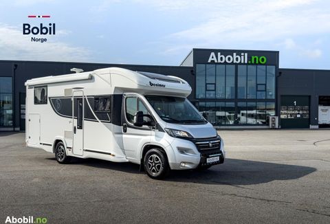 Benimar Mileo 263 / Heavy Chassis / Sykkelstativ / Solcelle / Stekeovn