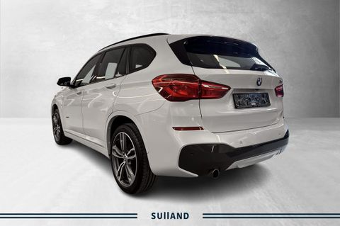 Elegant bakpart med M Sport-detaljer og tilhengerfeste