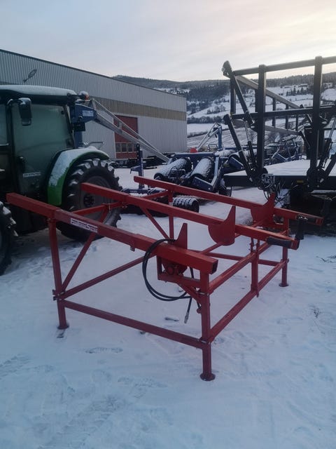 Hakkifeed 421 stokkebord, kr 34 900,-