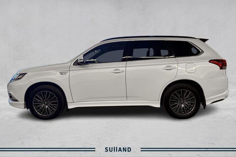 Kompakt SUV-profil med god bakkeklaring og 4×4-egenskaper.