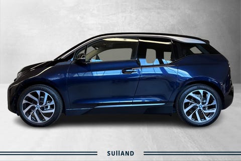 Flott eksemplar av BMW sin populære modell i3 står klar på vinterdekk