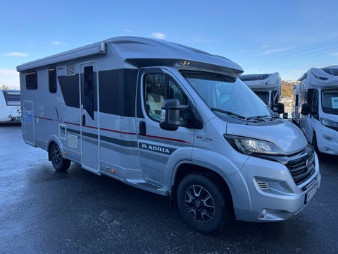Adria Coral s 670 SL Platinum | Sykkelstativ | LEDBAR | EU ok