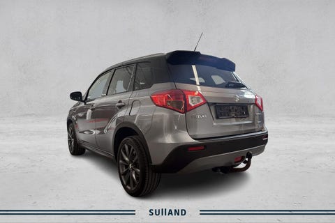 Dynamisk bakende med LED-årer og praktiske detaljer – SUV-følelse uten kompromiss.