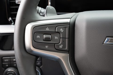 Chevrolet Silverado - thumbnail 8